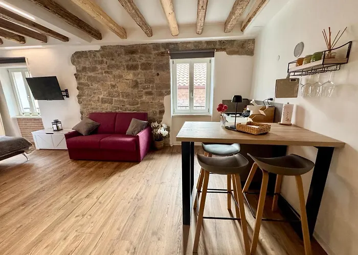 La Tana Di Alice - Lofts Apartman Múggia